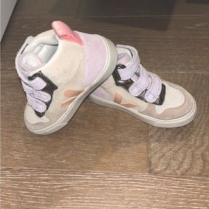 Veja kids toddler like new high tops - little girls size 8.5 toddler